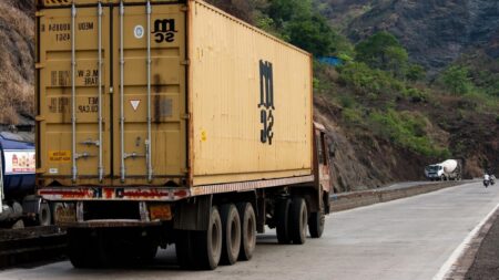 Krabičky v kamionech nahradí mobilní aplikace a stát ušetří půl miliardy ročně. Němci i Poláci to už dávno mají
