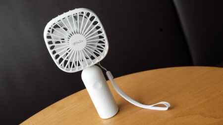 Úmorné horko přežijete díky vychytávce za pár korun, kterou můžete nosit stále u sebe. A osobně ji doporučuji