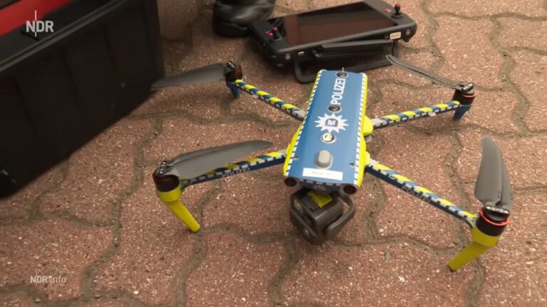 Německo, policejní dron na sledování řidičů