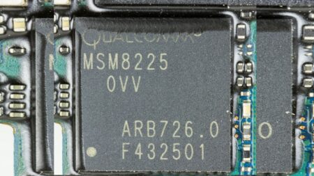 Qualcomm ořezal vlajkový čip a tvrdí, že to nikdo nepozná. Ztráta je jen v grafice, a ne zrovna malá