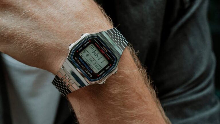 Retro chytré Casio hodinky, model ABL-100