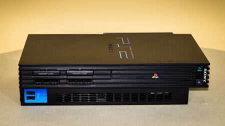 Otec byl chudý a neměl peníze na lepší konzoli, tak se synem roky hráli na PS2. Jako dospělý mu to vrátil způsobem, který dojme