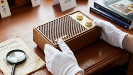 Staré tranzistorové rádio z půdy může stát přes 10 000 Kč. Rozhoduje jedna věc, kterou většina přehlédne