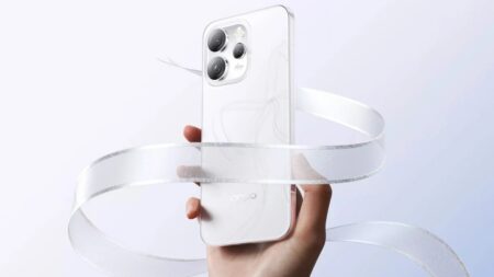 Konečně malý mobil, který jde rovnou po krku iPhonu 17, a přitom stojí jenom 16 tisíc Kč. Má dokonce 350Mpx fotoaparát