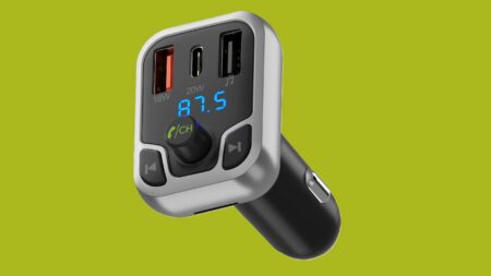 Za 324 Kč přidáte Bluetooth do jakéhokoliv auta bez výměny rádia. Alza vyřeší konektivitu levně a stojí to za to