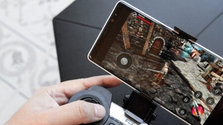 Cyberpunk 2077 na mobilu? Qualcomm chystá ovladače, které z vlajkových Androidů udělají herní konzole
