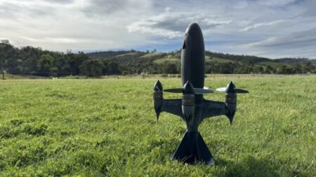 Dva kutilové postavili dron, který letí 730 km/h. Tajemství se skrývá v zubatých listech vrtulí, které ještě nikdo nepoužil