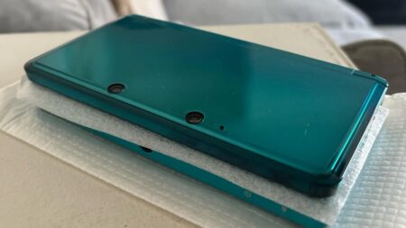 Poslal Nintendu rozbitý handheld z dětství a dostal zpět dva nové. Jeden je vzácná Zelda edice, která už se neprodává
