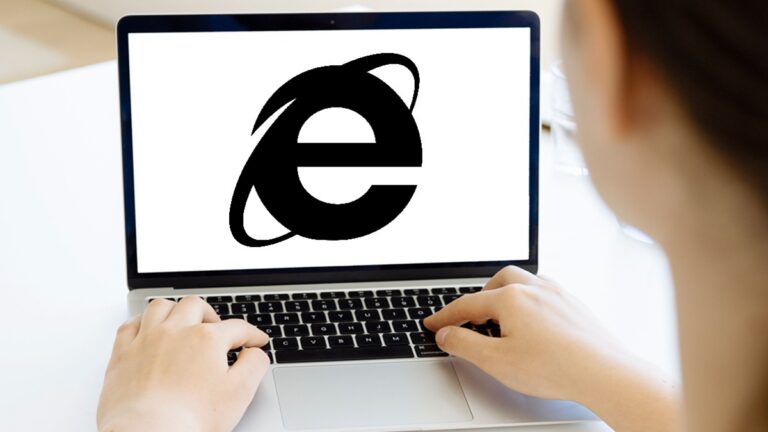 Laptop, internetový prohlížeč, Internet Explorer