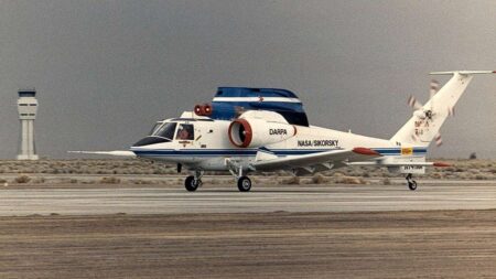 Boeing postavil skutečné stíhačky X-Wing ze Star Wars a nechal je létat. Pak projekt potichu pohřbil a propásl příležitost