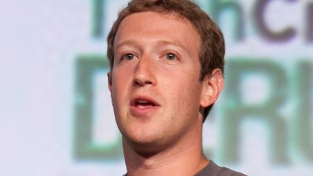 Giganti se bojí, že se vymkne, a chtějí zbrzdit vývoj AI. Zuckerberg jim vzkazuje, že žádnou brzdu nepotřebuje