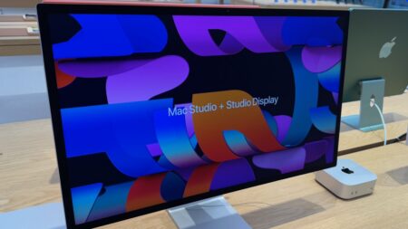 Apple po čtyřech letech chystá nový Studio Display. Jeden klíčový parametr ale stále visí ve vzduchu a znervózňuje