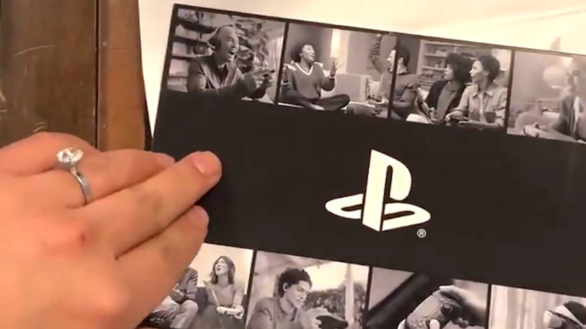 Nevěsta zkusila pozvat Sony na svatbu a uspěla. Firma poslala přání i několik her pro PS5 jako svatební dar