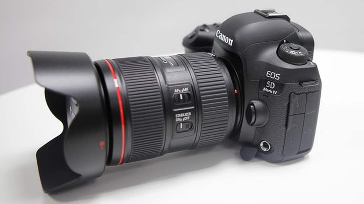 Canon po 20 letech ukončil výrobu nejslavnější zrcadlovky všech dob. Kdo ji chce novou, musí si pospíšit
