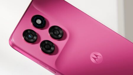 Motorola chystá telefon s baterií 7 000 mAh za 6490 Kč. Na jedno nabití vydrží i přes 2 dny a podporu dostane na 5 let