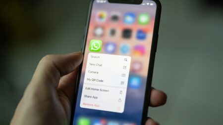 WhatsApp vás nepustí ke zprávám, dokud neaktualizujete telefon. Ani aktuální verze aplikace tentokrát nepomůže