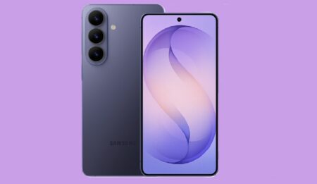 Koupíte si nový Samsung a nenabijete ho. Z balení v tichosti zmizel i USB kabel. Kupující se to dozví, když je pozdě