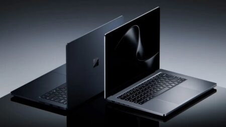 Microsoft vytáhl proti MacBooku Pro nejsilnější zbraň: Surface Laptop Ultra má 128 GB RAM a rozjede i AAA hry na ARM čipu
