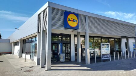 Lidl Plus dává slevy jen vybraným zákazníkům a ostatní platí víc. V Německu ho za to žalují, Češi aplikaci milují