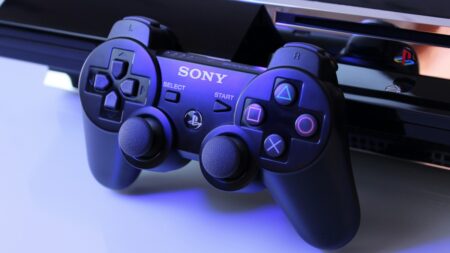 Hry z PlayStation 3 si teď zahrajete na Androidu zdarma. V Google Play se ukrývá emulátor pod falešným jménem