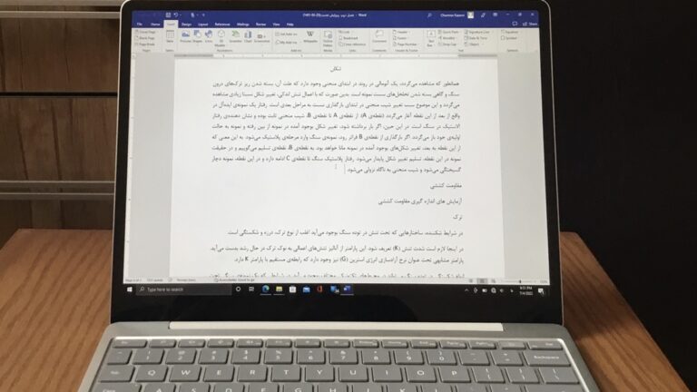 Platinový Microsoft Surface Laptop Go