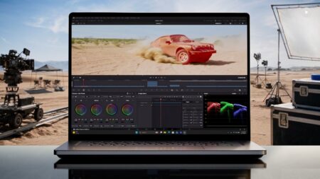 Microsoft ukázal notebook za 170 tisíc a míří přímo proti Applu. Nabízí něco, co MacBook Pro nikdy neměl
