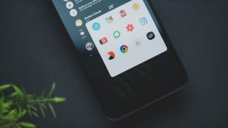 Android 17 konečně řeší multitasking, a to geniálně jednoduchým způsobem. Můžete mít několik aplikací najednou