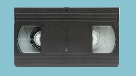 Jedna VHS kazeta se prodá i za 400 tisíc Kč. Většina lidí netuší, že má doma v krabici poklad ze starých dob